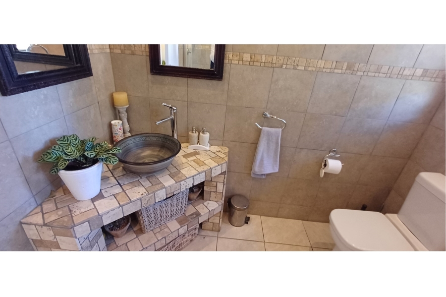 5 Bedroom Property for Sale in Jim Fouchepark Free State